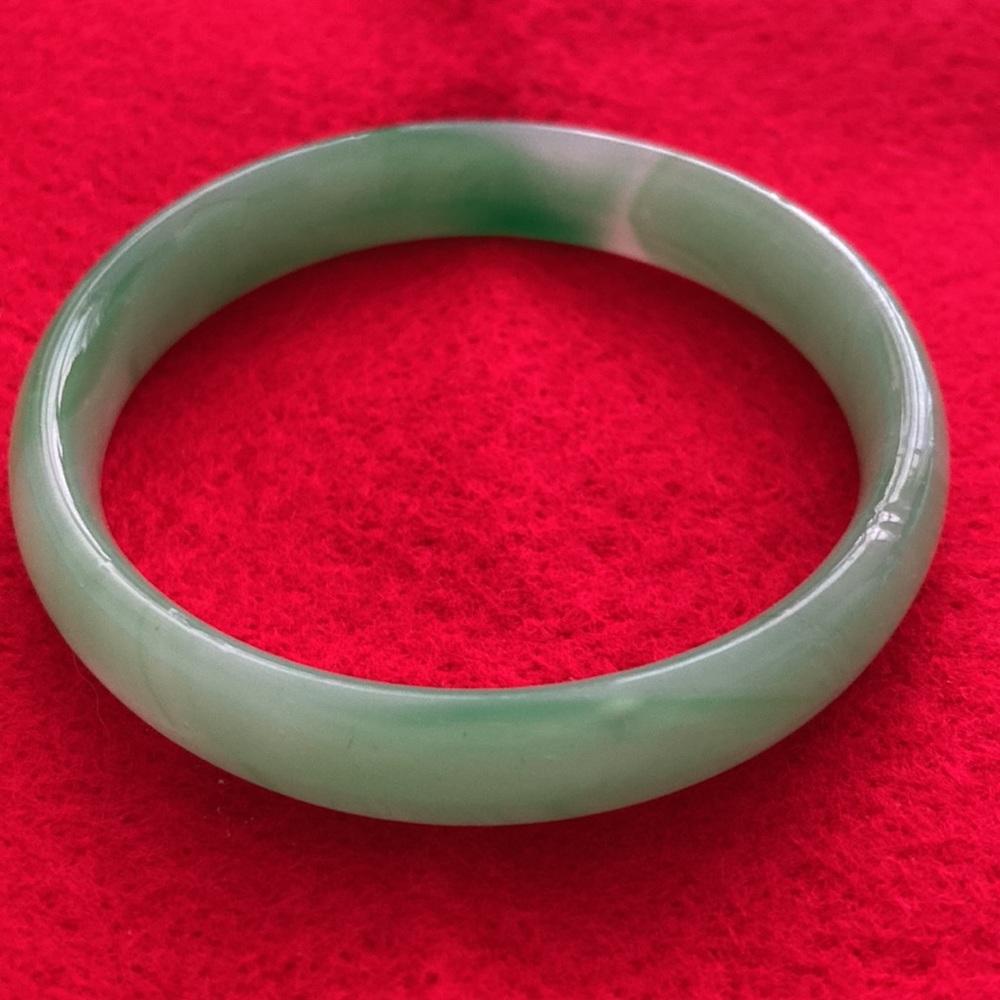 Genuine green jade bangle bracelet - Picture 2 of 5